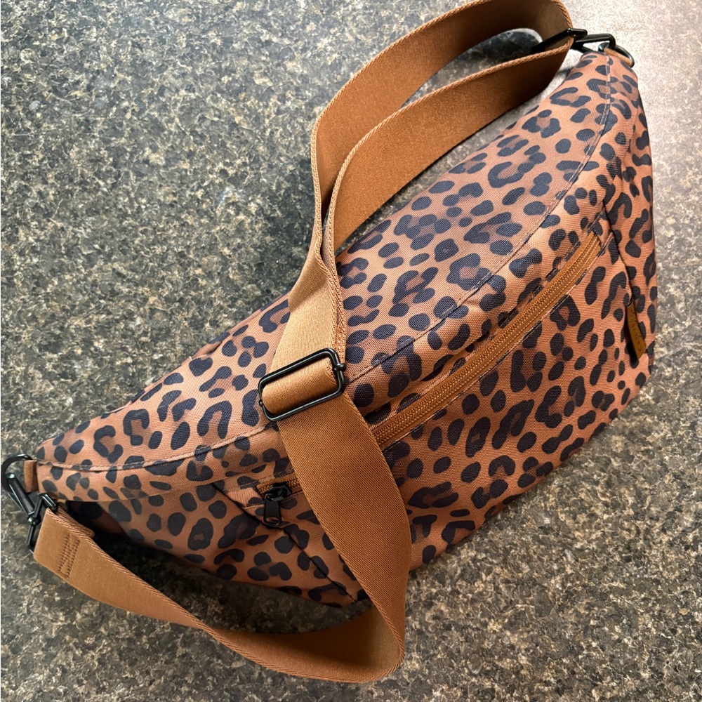 Canvelle Oversized Fanny Pack- Brown Leopard